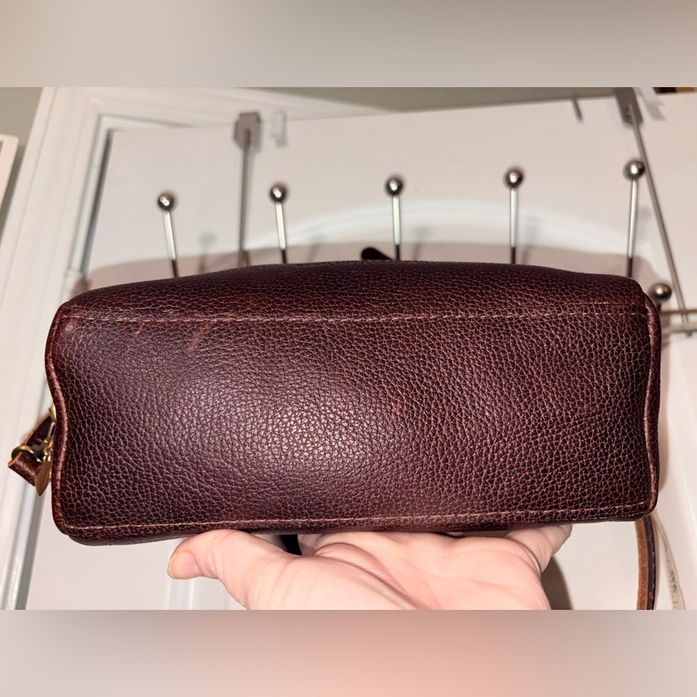 LIKE NEW Premium Portland Leather Small Sloan - Coldbrew Pebbled + Bonus Charm - Picture 5 of 16